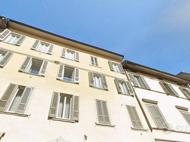 Bilocale con cantina e posto auto a Bergamo