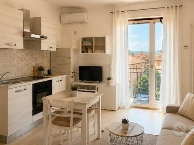 Bilocale con balcone e cantina a Olgiate Olona