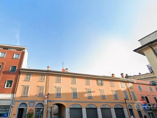 Bilocale con garage a Merate