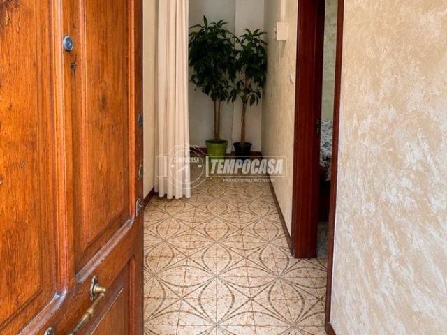 BILOCALE CON POSTO AUTO