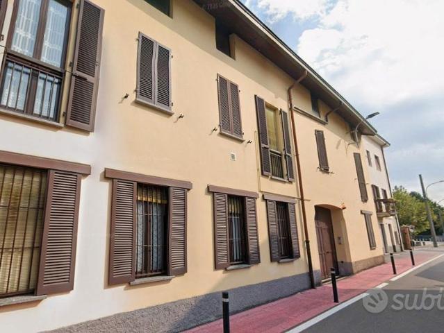 Bilocale con posto auto a Ronco Briantino