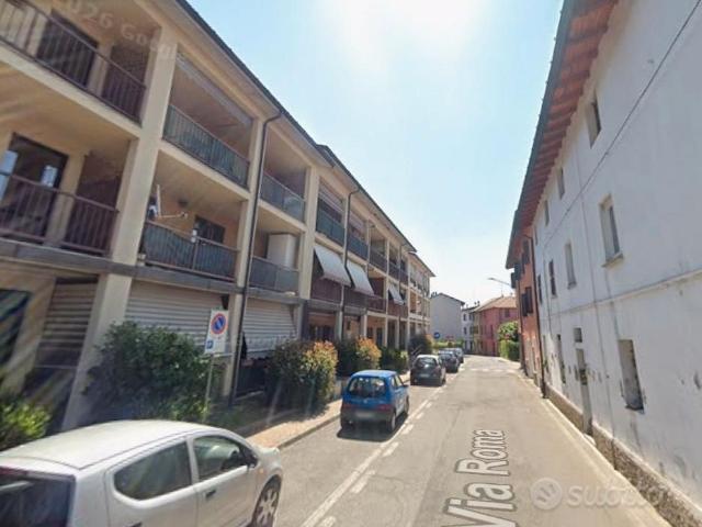 Bilocale con posto auto e cantina solbiate