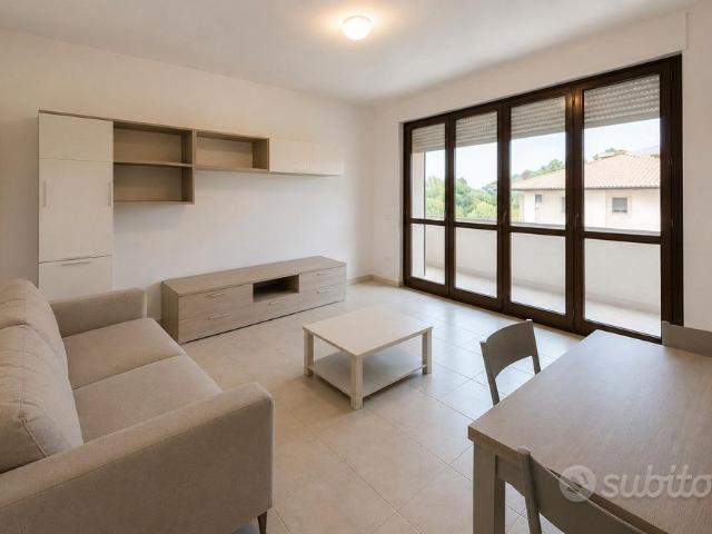 Bilocale con terrazzo e garage in zona Villafranca