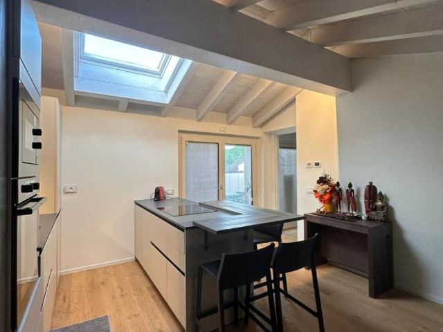 Bilocale con terrazzo in via madruzza paratico, Paratico