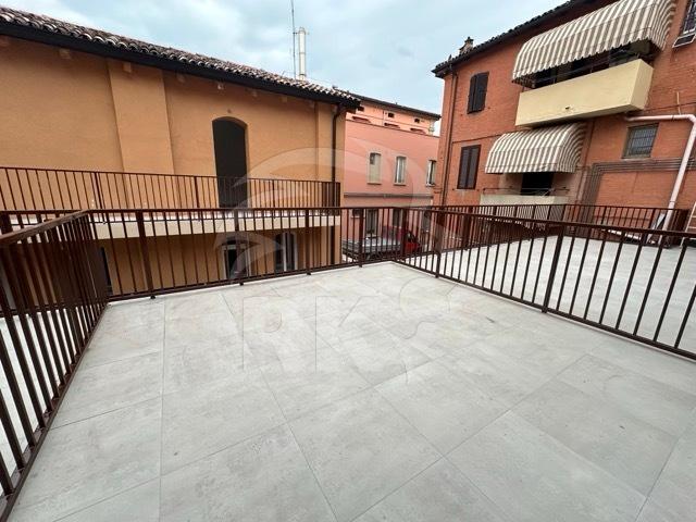 Bilocale con terrazzo in via del greto 1, Bologna