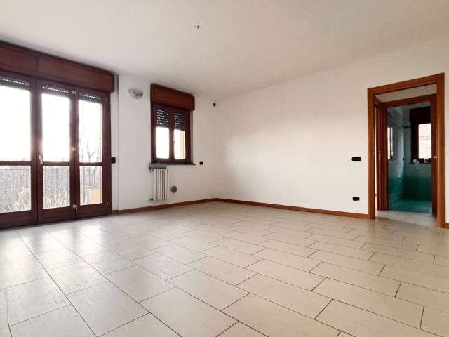Bilocale con terrazzo in via salvo d'acquisto, Cesano Boscone