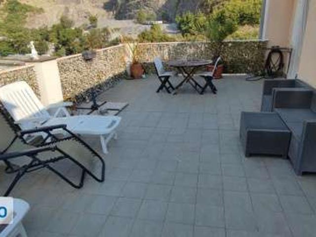 Bilocale con terrazzo Molassana