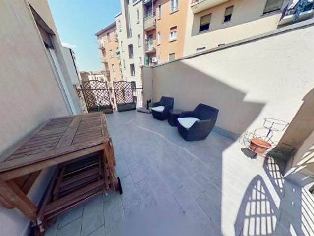 BILOCALE CON TERRAZZO SAN SIRO