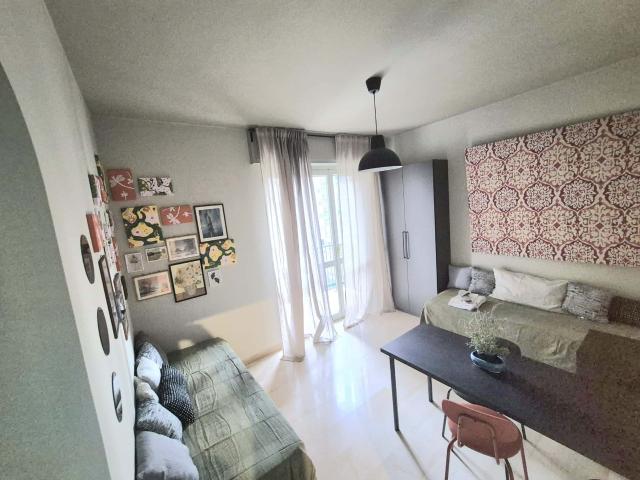 Bilocale con terrazzo vicino ai Navigli