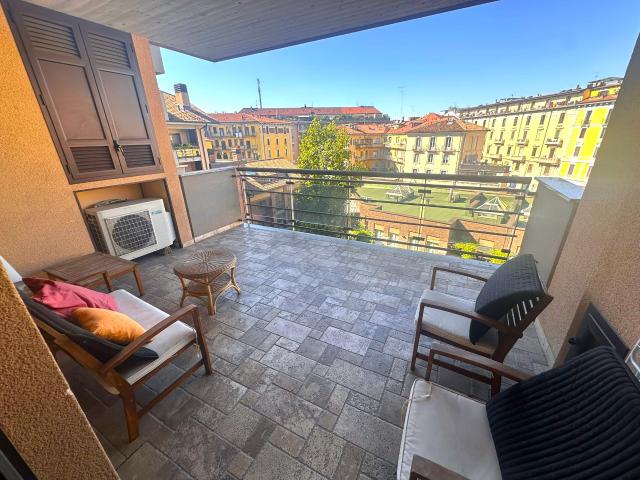 BILOCALE CON TERRAZZO ZONA ISOLA