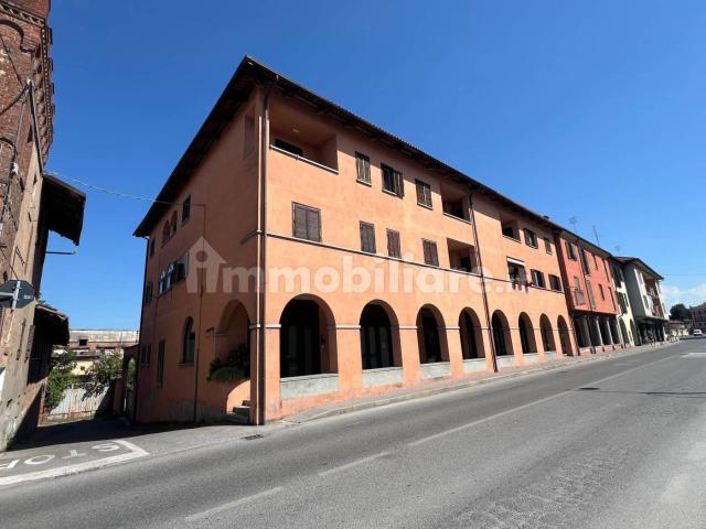 Bilocale corso Re Umberto 83, Centro, Verzuolo