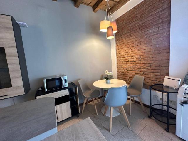 Bilocale corso San Gottardo 14, Ascanio Sforza, Milano