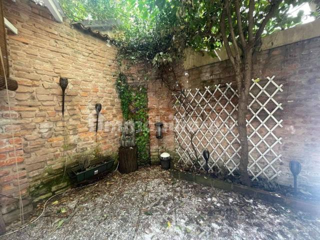 Bilocale via E.Torricelli 9, Ascanio Sforza, Milano
