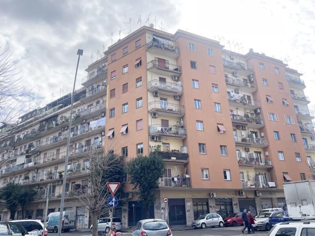 Bilocale da ristrutturare a Roma