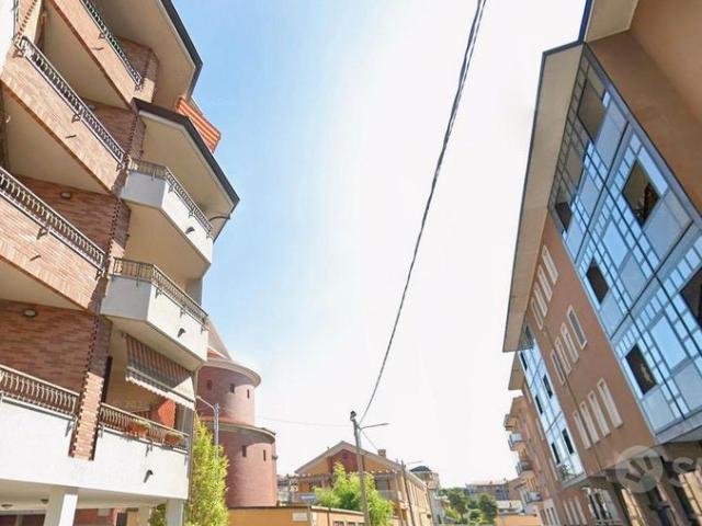 Bilocale di 66mq a Busto Arsizio con due box auto