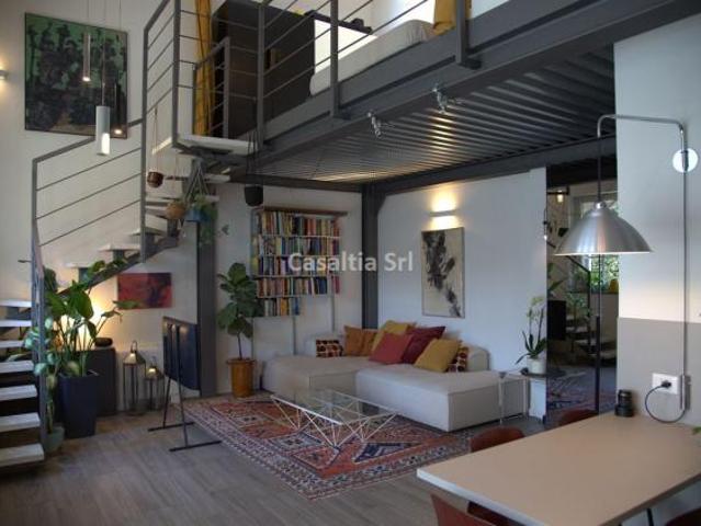 Bilocale di 80 mq su due livelli con giardino privato e terrazzo, disponibile da settembre nel quartiere Adriano