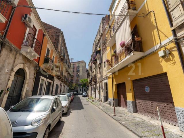 Bilocale in vendita a Catania via Giovanni Gentile, 9, Centro Storico