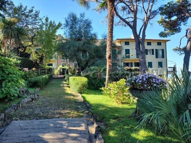Bilocale in vendita a Camogli via Enrico Figari, Ruta