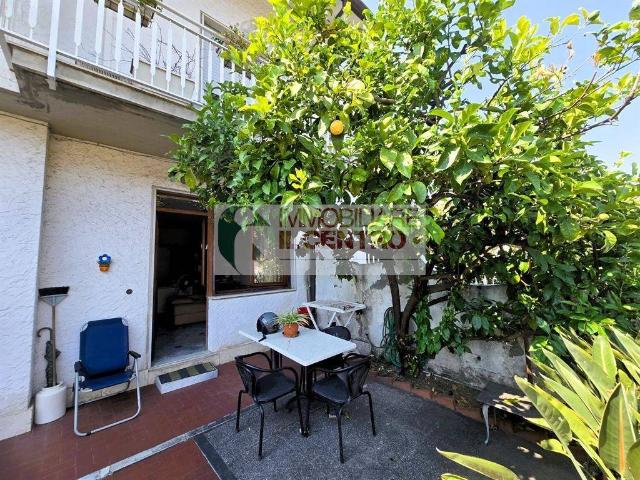Bilocale in vendita a Carrara, Marina Di Carrara