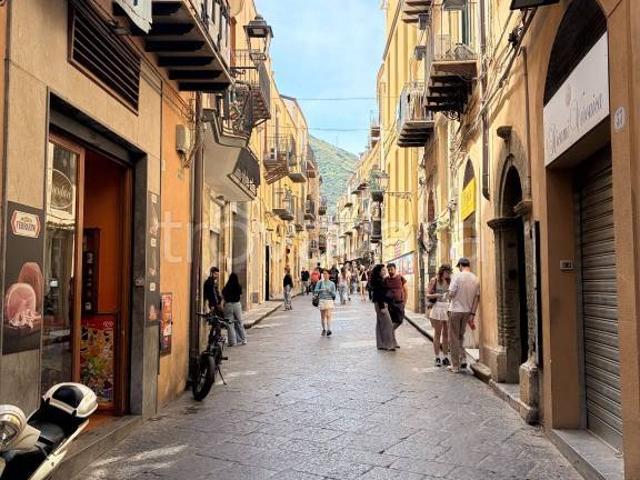 Bilocale in vendita a Cefalù corso Ruggero, 55