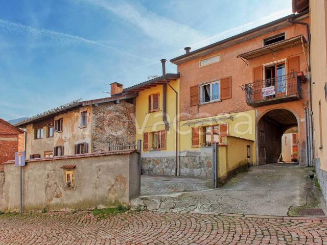 Bilocale in vendita a Cuasso al Monte via Carlo Cerrini, Cuasso Al Piano