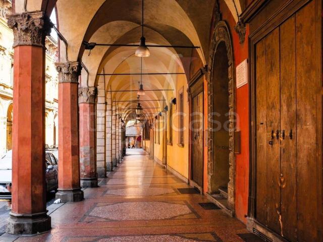Bilocale in vendita a Bologna via Galliera, Marconi