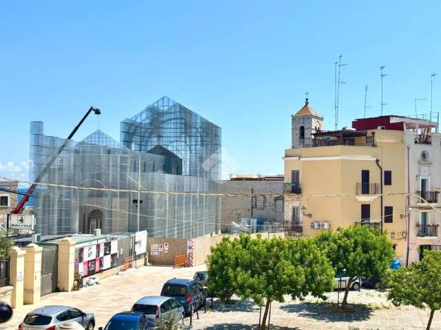 Bilocale in vendita a Bari piazza San Pietro, San Nicola Borgo Antico