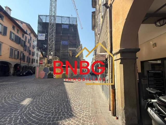 Bilocale in vendita a Bergamo via San Bernardino, Stazione