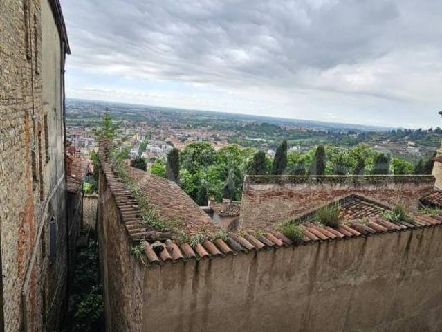 Bilocale in vendita a Bergamo via San Salvatore, 4, Città Alta