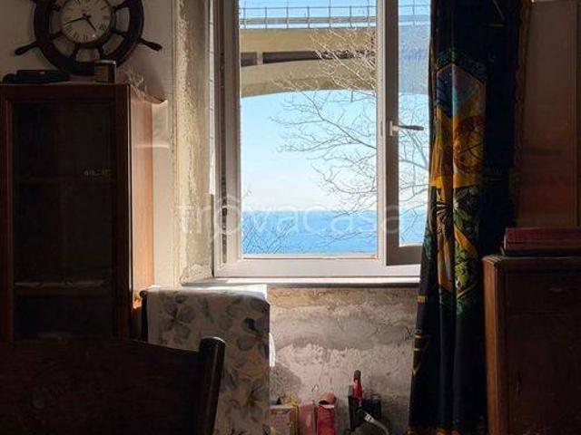 Bilocale in vendita a Genova via Vesima, Vesima Crevari