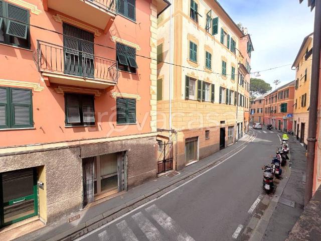Bilocale in vendita a Genova via Capolungo, Nervi