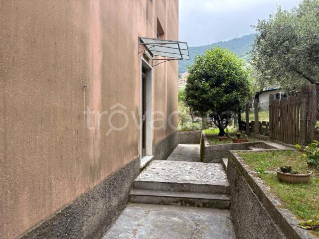 Bilocale in vendita a Genova via Francesco Mignone, San Desiderio
