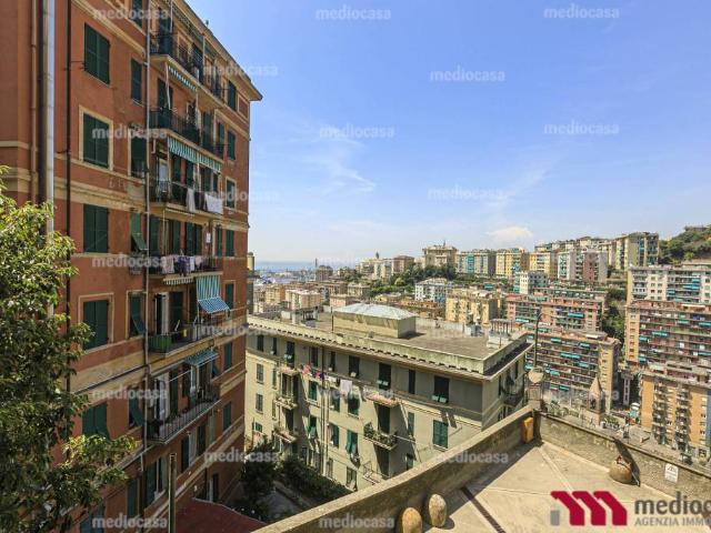 Bilocale in vendita a Genova via Napoli, Oregina