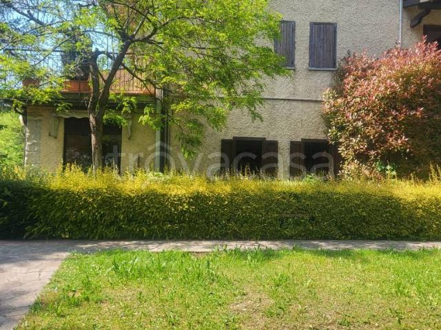 Bilocale in vendita a Grone via delle Querce, 1