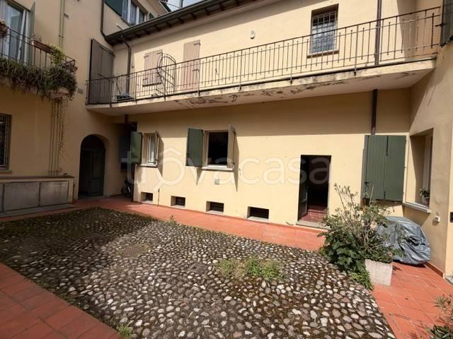 Bilocale in vendita a Forlì, Viale Vittorio Veneto