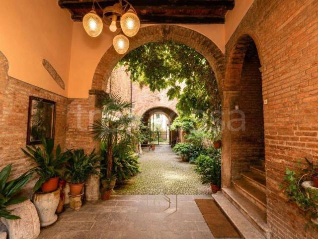 Bilocale in vendita a Ferrara via Zemola, Centro Storico