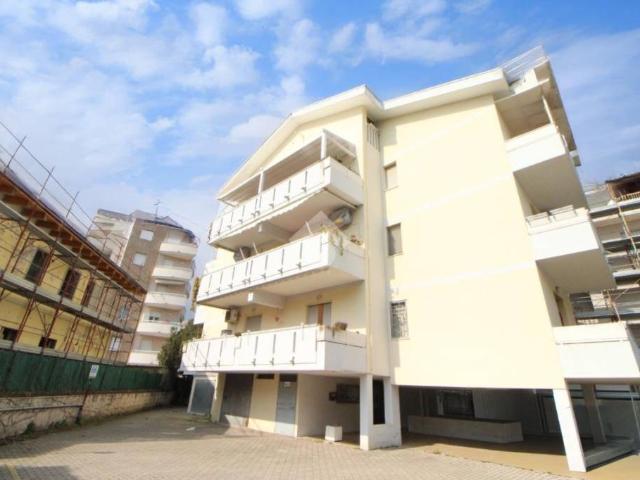 Bilocale in vendita a Francavilla al Mare viale Alcione, 49