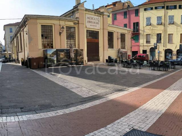 Bilocale in vendita a Imperia via Domenico Costanzo, Oneglia