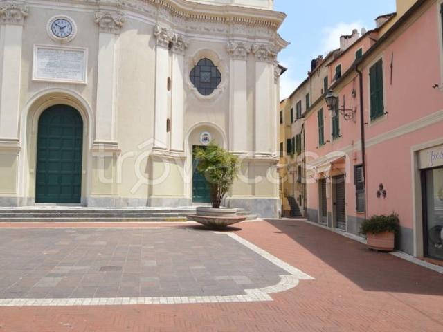 Bilocale in vendita a Imperia piazza San Giovanni, Oneglia