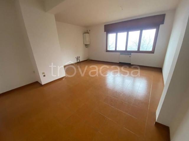 Bilocale in vendita a Loiano via dei Campi, Guarda