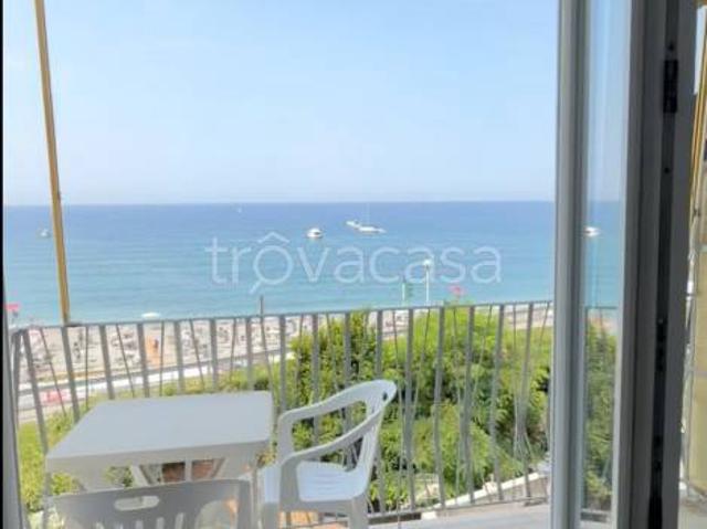 Bilocale in vendita a Levanto corso Italia