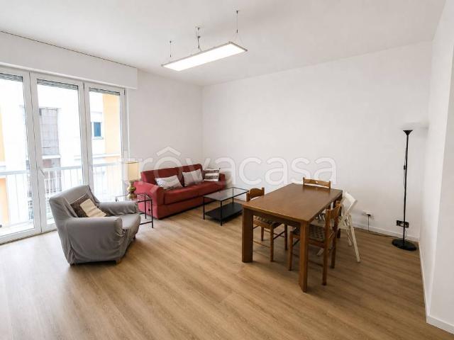 Bilocale in vendita a Lecco, Turati Santo Stefano