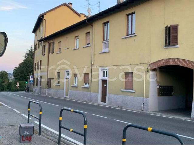 Bilocale in vendita a Montano Lucino, Lucino