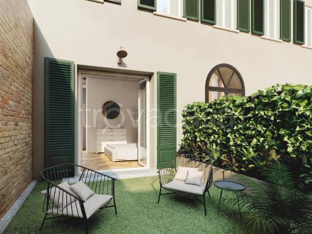 Bilocale in vendita a Mantova via Ippolito Nievo, 7, Centro