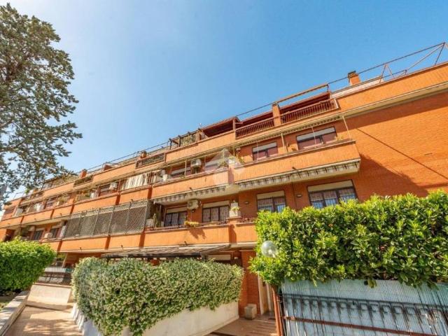 Bilocale in vendita a Marino piazza p. Togliatti, 1, Santa Maria Delle Mole
