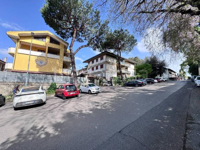 Bilocale in vendita a Marino, Semicentro