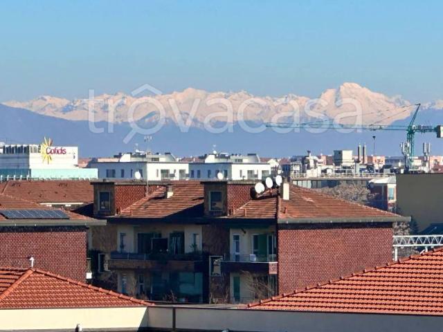 Bilocale in vendita a Milano, Argonne Corsica