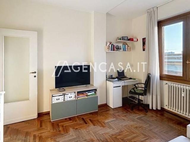 Bilocale in vendita a Milano, Piazza Napoli