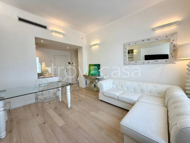 Bilocale in vendita a Milano, Porta Nuova