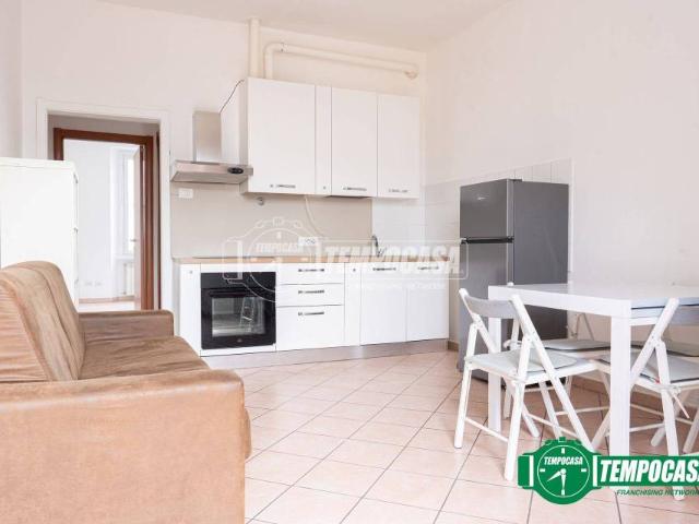 Bilocale in vendita a Milano via Varesina, Certosa